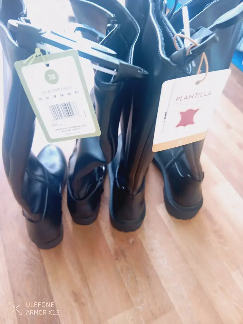 Botas negras de cuero con cierre lateral - 2