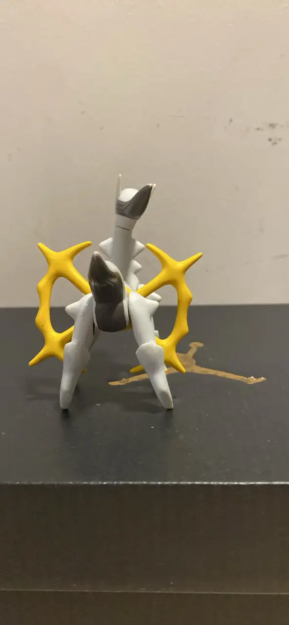 Figura de acción Pokémon marca tomy Arceus - 3