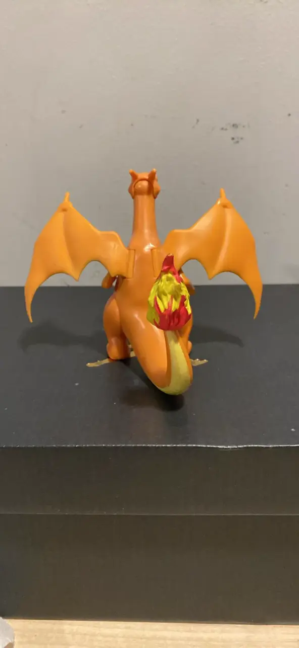 Figura de acción Charizard Pokémon - 3
