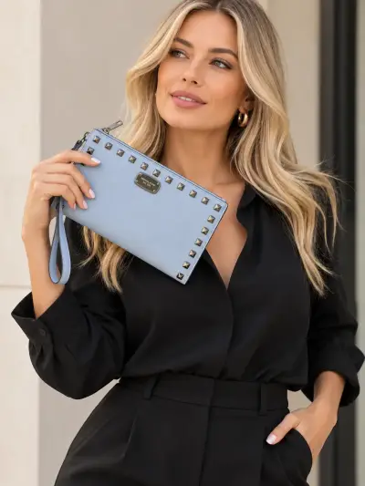 Cartera de mano azul Michael Kors con tachas - miniatura 1