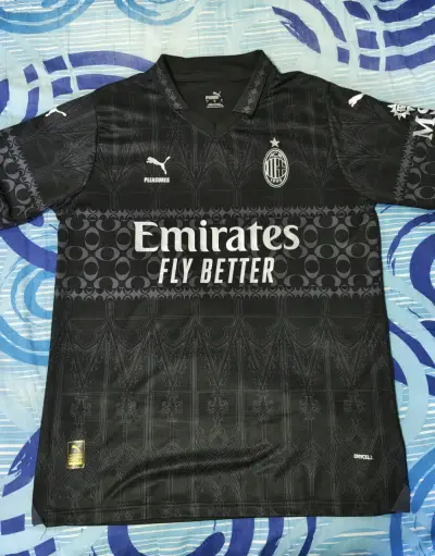 Camiseta AC Milan Negra Puma Edición Especial - miniatura 1
