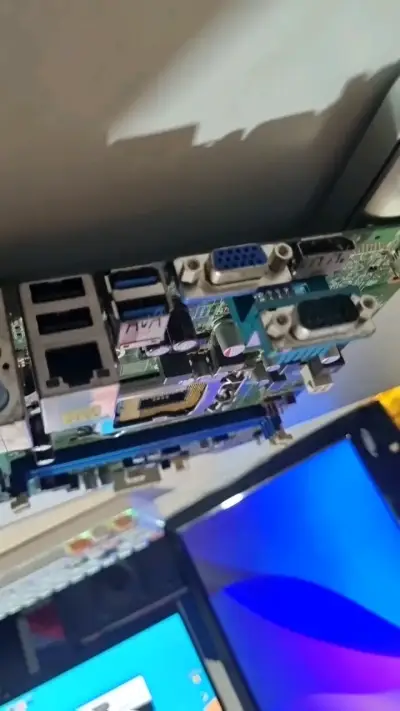 Placa Madre Lenovo IH81M Socket LGA 1150 - miniatura 3
