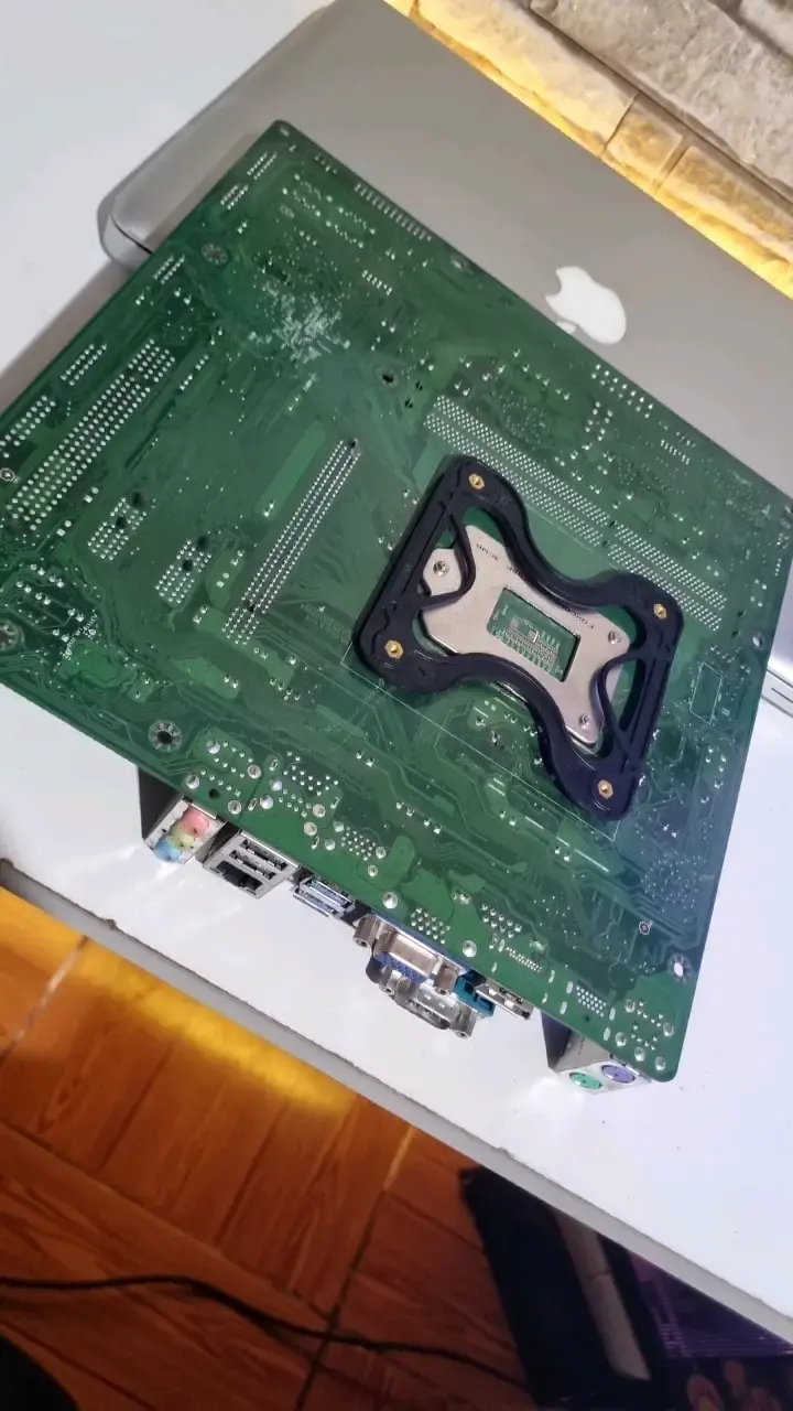 Placa Madre Lenovo IH81M Socket LGA 1150 - 4