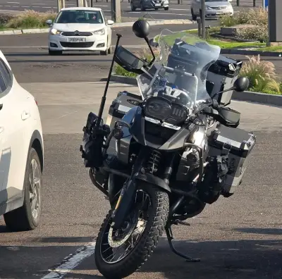 Moto BMW R1200GS Adventure Negra - miniatura 1