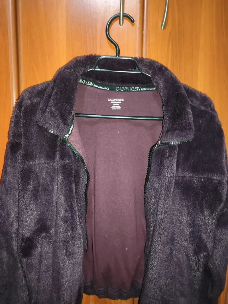 Chaqueta de felpa Calvin Klein morada - 1