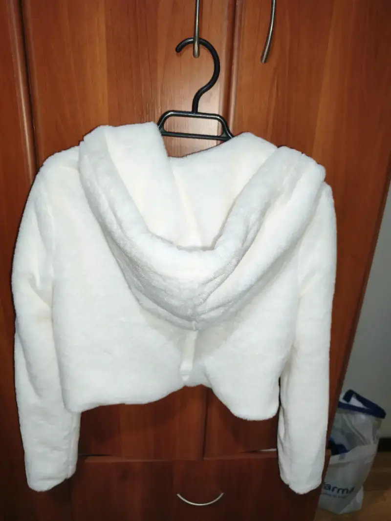 Chaqueta de felpa blanca con capucha - 2