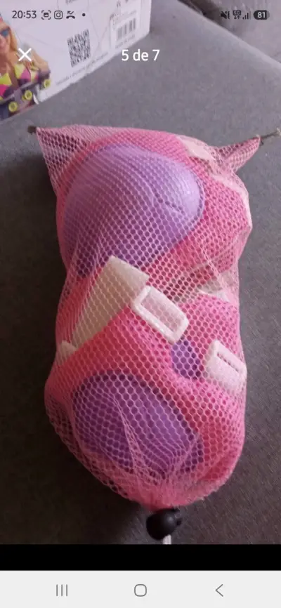 Patines de cuatro ruedas rosas con protecciones - miniatura 5