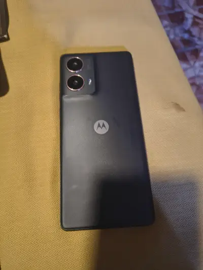 Smartphone Motorola con doble cámara trasera - miniatura 3