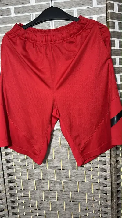 Shorts deportivos rojos Nike Dri-Fit - miniatura 1