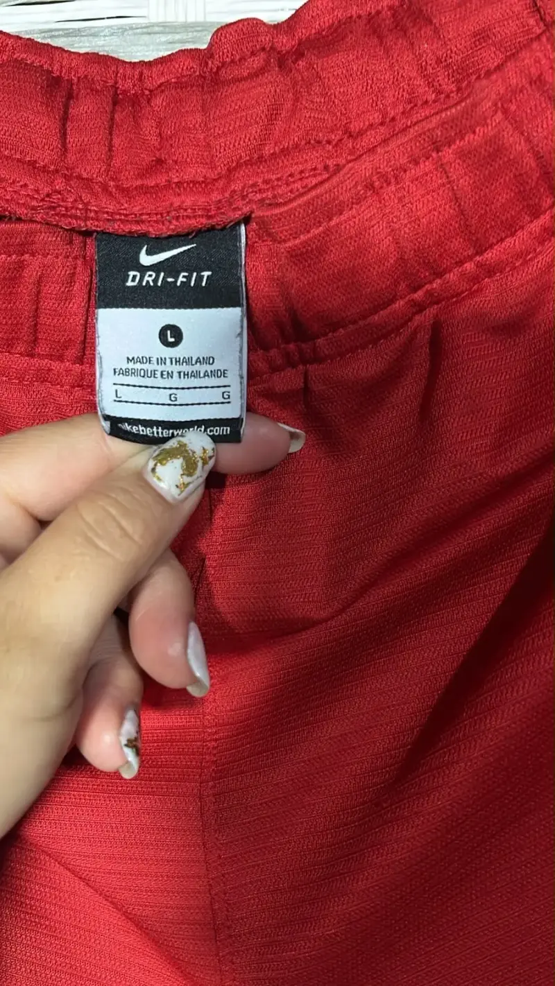 Shorts deportivos rojos Nike Dri-Fit - 2