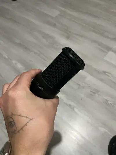 Micrófono de condensador AKG P120 profesional - miniatura 4
