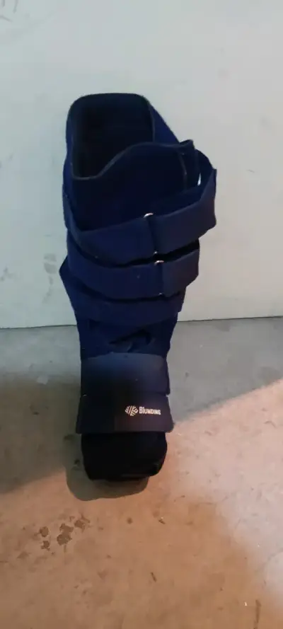 Bota ortopédica azul Blunding en buen estado - miniatura 1