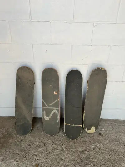 Lote de tablas de skate usadas en buen estado - miniatura 1