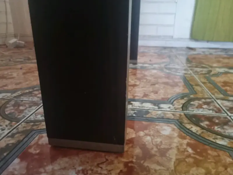Mesa de centro de vidrio y madera moderna - 3