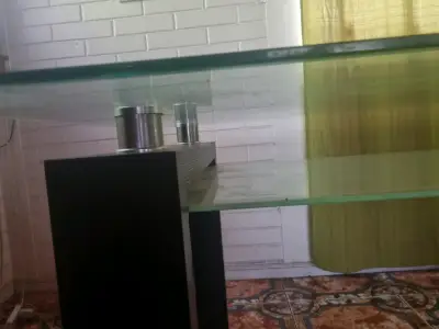 Mesa de centro de vidrio y madera moderna - miniatura 4