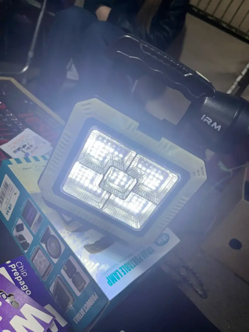 Lámpara portátil solar IRM con kit de herramientas - 2