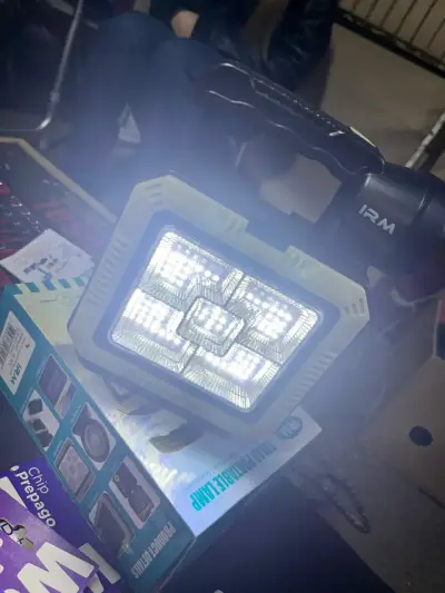Lámpara portátil solar IRM con kit de herramientas - miniatura 2