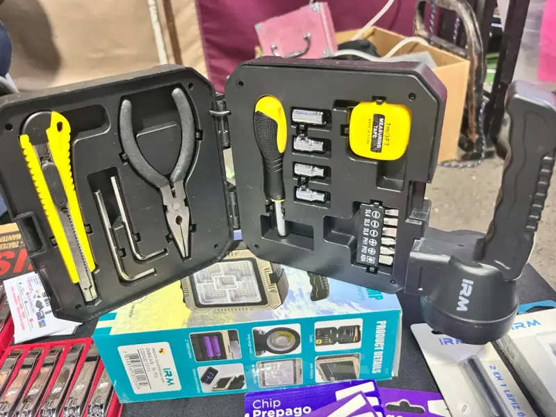 Lámpara portátil solar IRM con kit de herramientas - 3