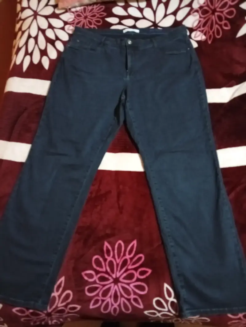 Jeans azul oscuro para mujer en buen estado - 1