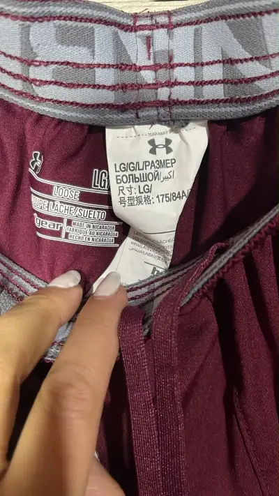 Shorts deportivos Under Armour burdeos talla L - miniatura 1