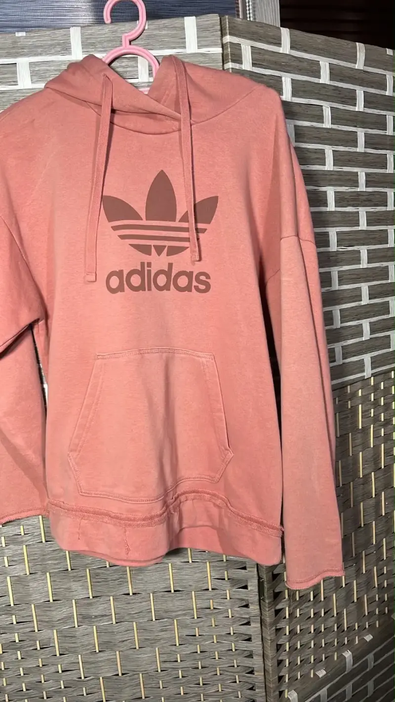 Polerón Adidas rosado con capucha