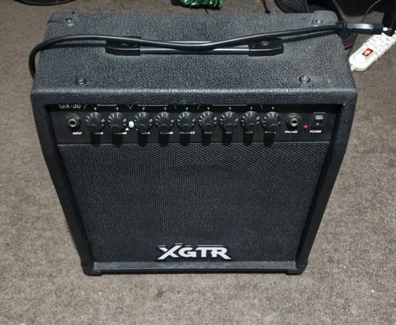Amplificador de guitarra XGTR GX-30 con ecualizador - 1