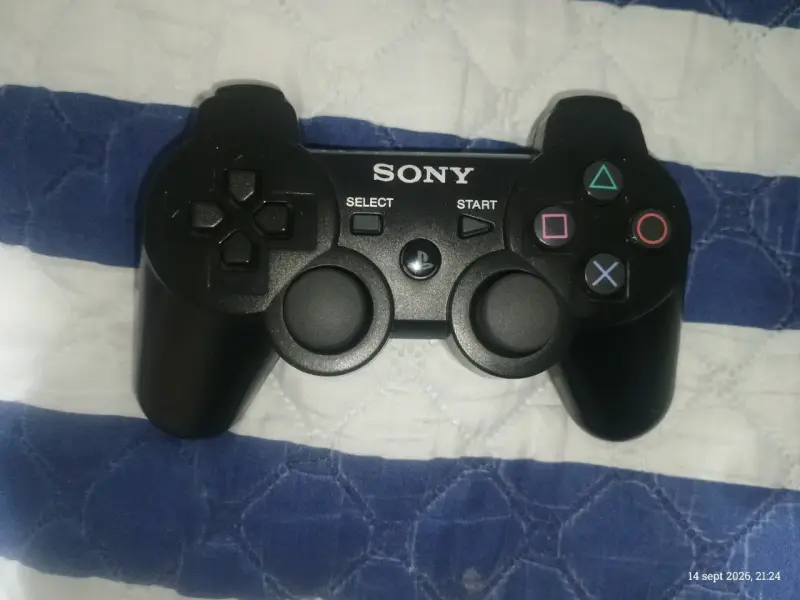 Consola PlayStation 3 Slim con control y juegos - 4