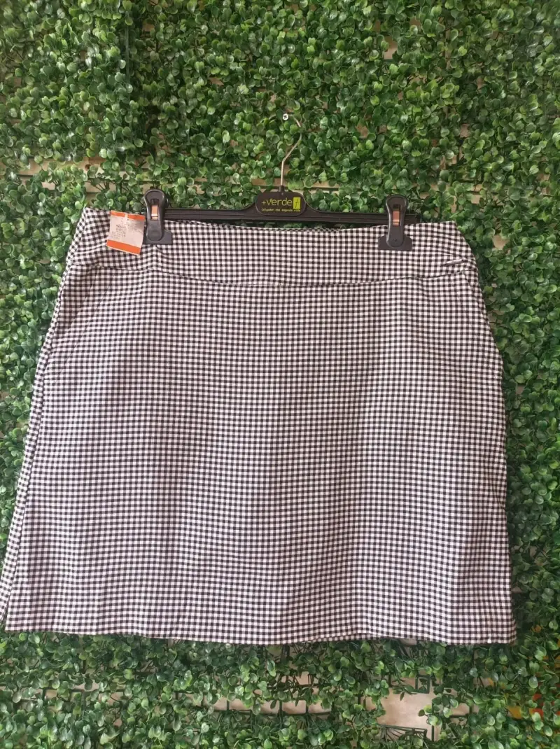 Falda short a cuadros blanco y negro - 1