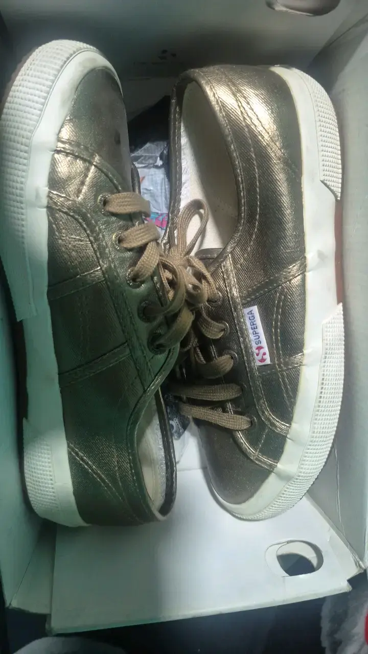 Zapatillas doradas Superga para mujer - 1