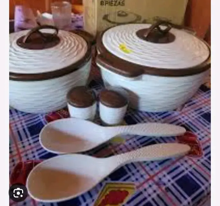 Juego de ollas y cucharas de cocina
