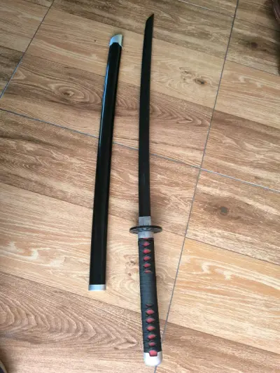 Katana Tanjiro decorativa con funda negra - miniatura 3