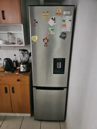 Refrigerador Libero con dispensador de agua - miniatura 2