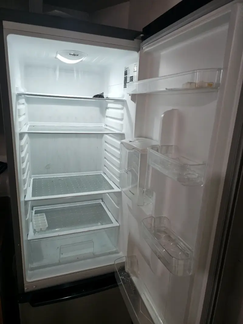 Refrigerador Libero con dispensador de agua - 4