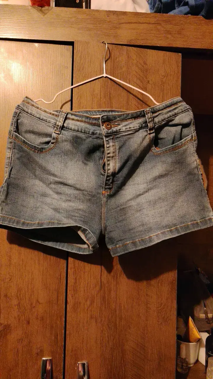 Shorts de mezclilla para mujer en buen estado - 2