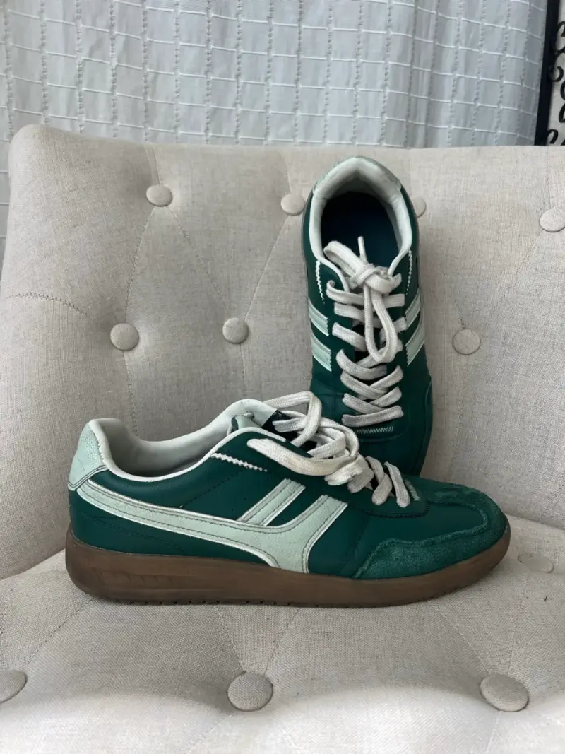 Zapatillas verdes con blancos - 3