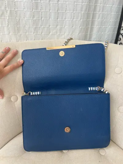 Cartera de mano azul - miniatura 4