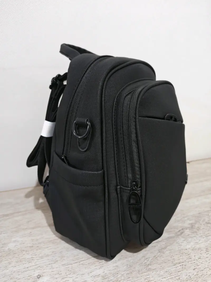Mochila para dama negra pequeña - 1