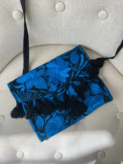 Cartera bordada - miniatura 1