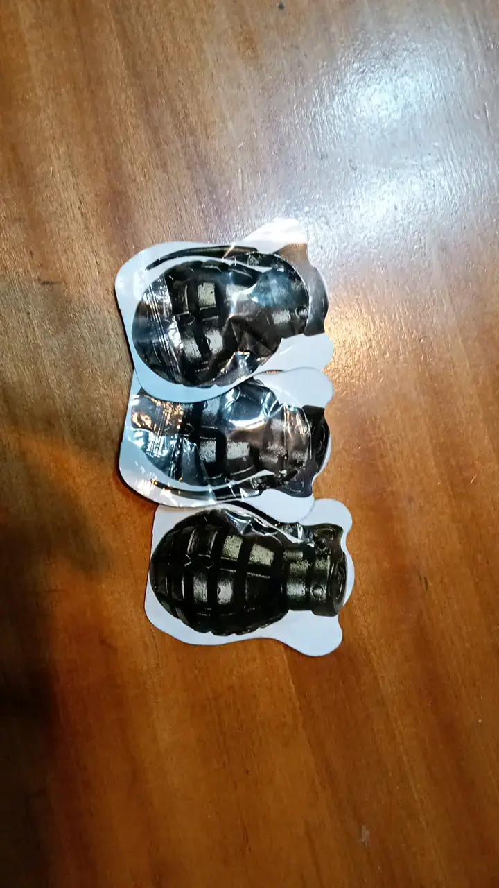 3 granadas de broma - 3