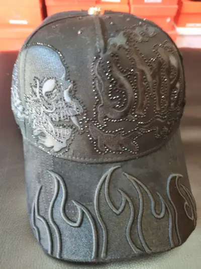 Gorral con diseño bordado y logo - miniatura 2