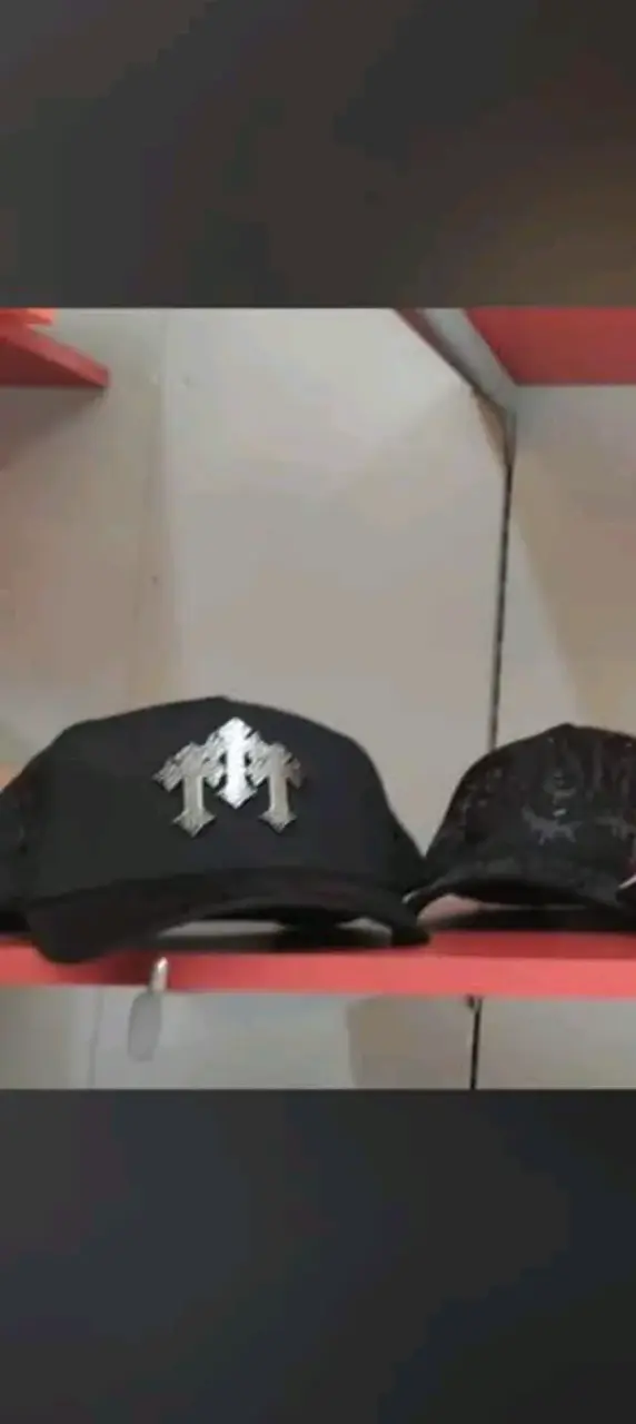 Gorral con diseño bordado y logo - 4