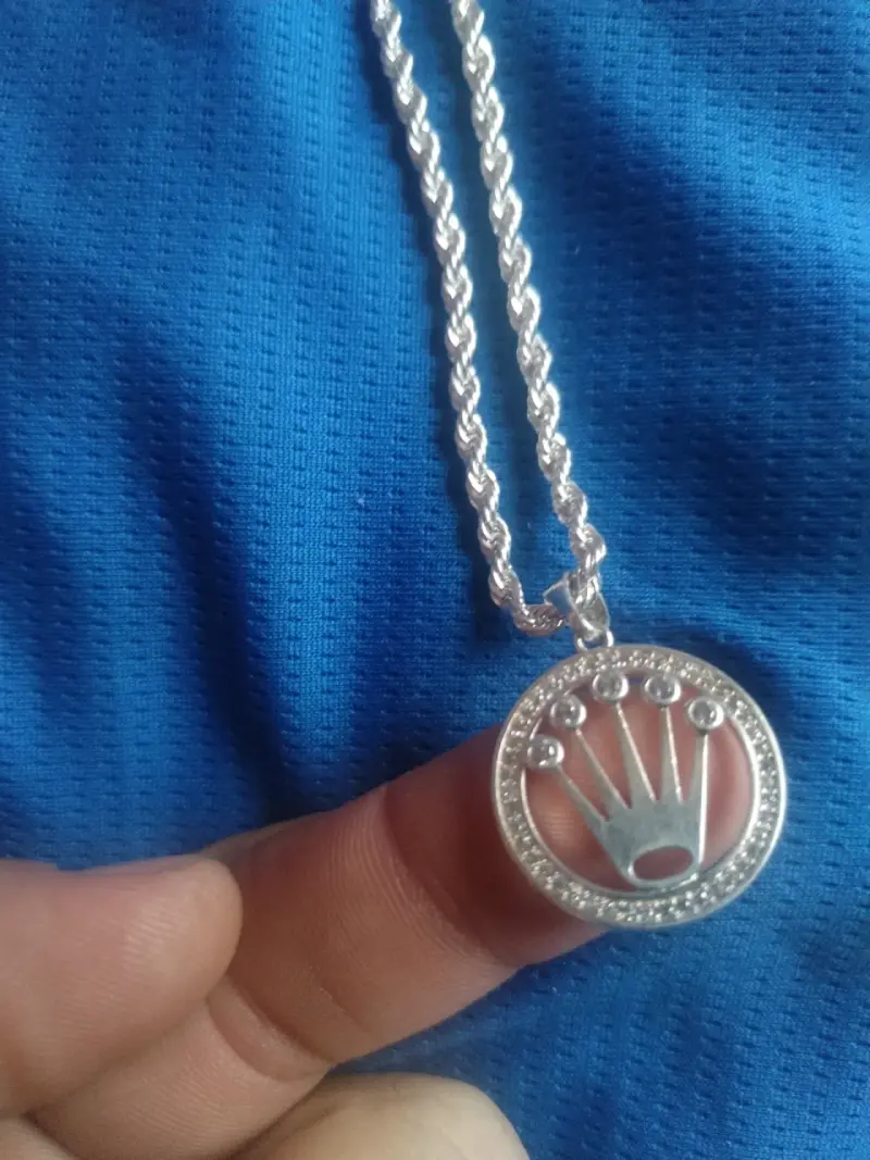 Collar de plata con colgante decorativo - 2