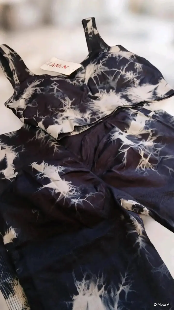 Conjunto deportivo tie-dye negro y blanco para mujer - 3