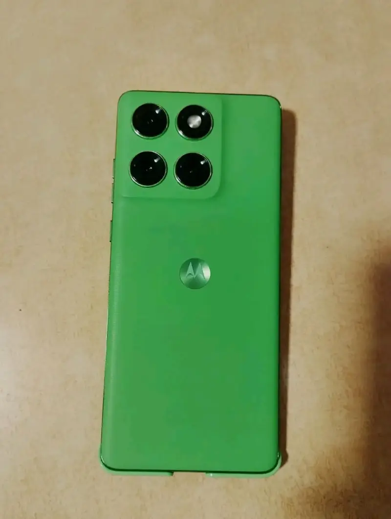Motorola Edge 60 verde - 4