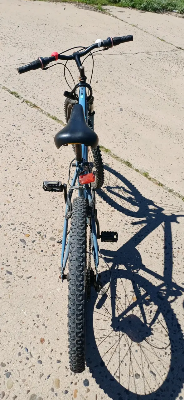Bicicleta de montaña Ozark Trail azul en buen estado - 4