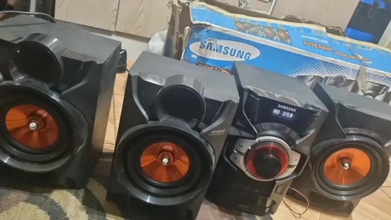Sistema de sonido Samsung con karaoke y USB - 4