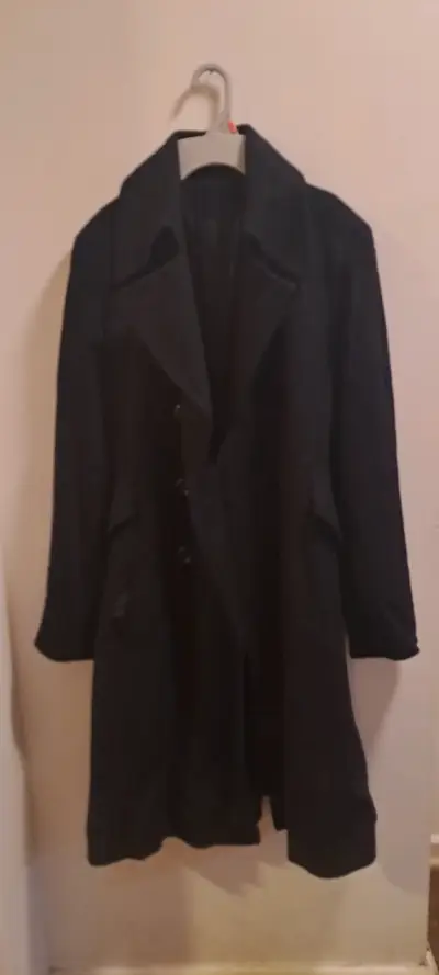 Abrigo negro elegante para mujer - miniatura 1
