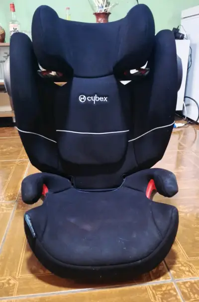 Silla de auto Cybex negra para niños - miniatura 1