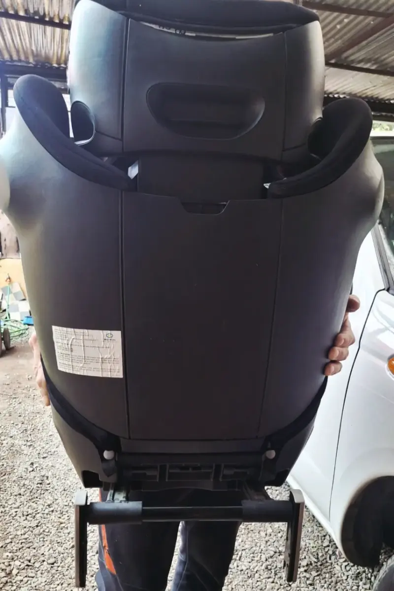 Silla de auto Cybex negra para niños - 2