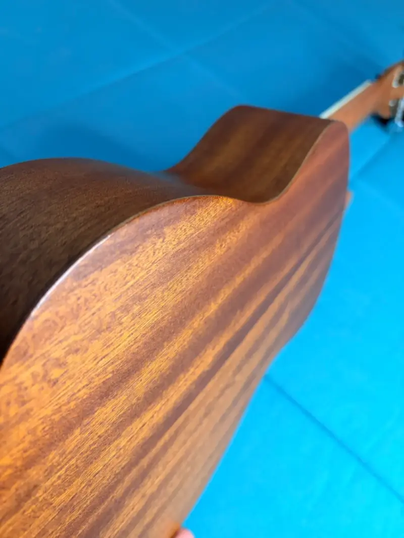 Ukulele de madera acústic - 4